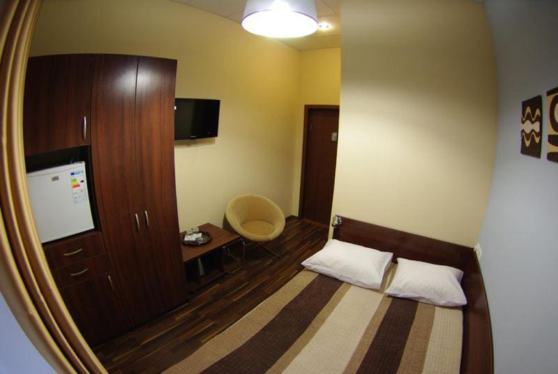 Hotel Darnitskiy Kiev Chambre photo