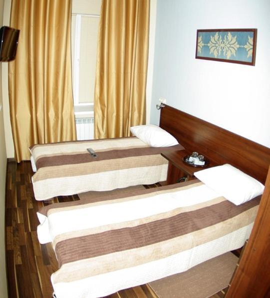 Hotel Darnitskiy Kiev Chambre photo